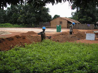配管路掘削_050823