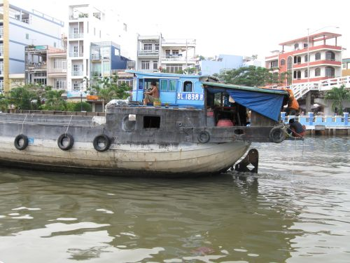 090402_地方サイト調査時_メコン川エンジンボート乗り口_090402