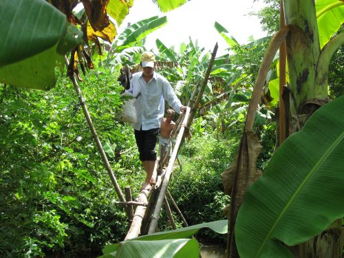 090617_サイト引渡し_村の既存橋_090617