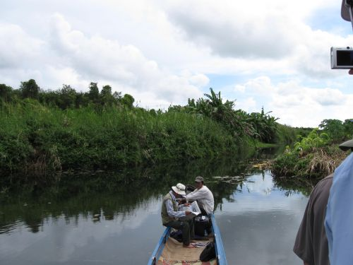 090702_サイト引渡し_ボートで移動_090702