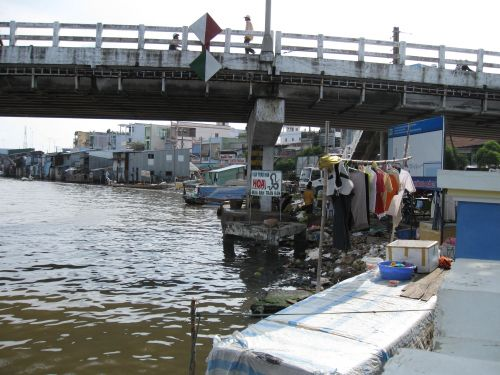 090730_サイト引渡し_ボート乗り場の水上呉服売り_090730