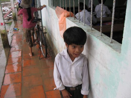 090730_サイト引渡し_既存小学校の子供_090730