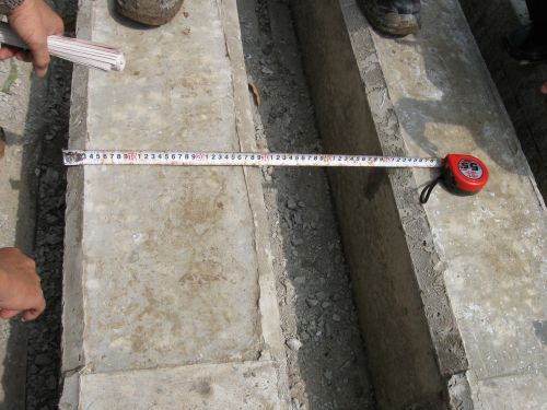 090730_サイト引渡し_橋建設用コンク杭測定(2)_090730