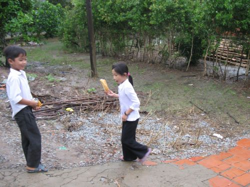 091008_既存小学校内別棟建設現場(2)_091008