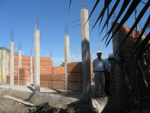 91218_小学校_レンガ壁施工中