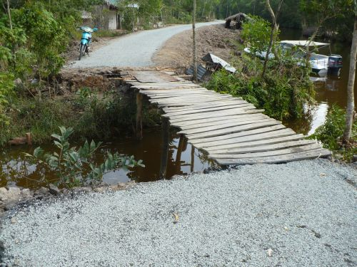 091224_道路施工中(2)_仮設橋_091224