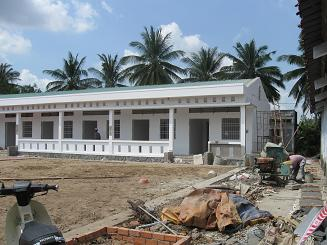 100129_最大保健所_外構工事を残すのみ_100129