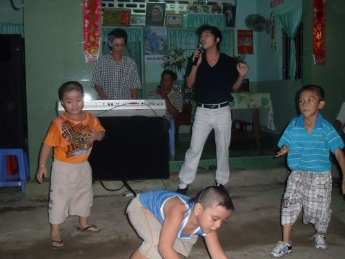 100209_結婚式での子どもたち(1)_100209