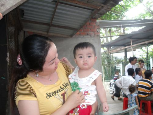 100209_結婚式での母子_100209