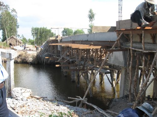 100320_橋配筋施工中(3)_100320