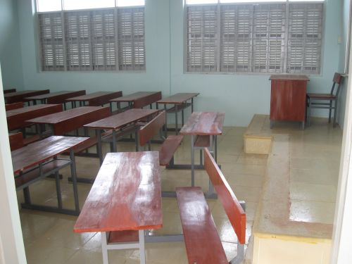 100413._小学校家具供給済み_100413