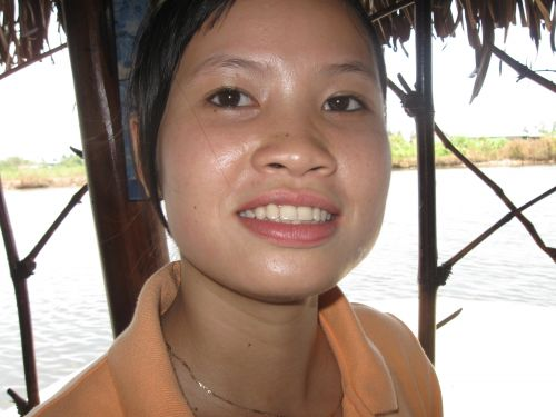 100409_ランチタイム時ウェイトレスと(2)_100409