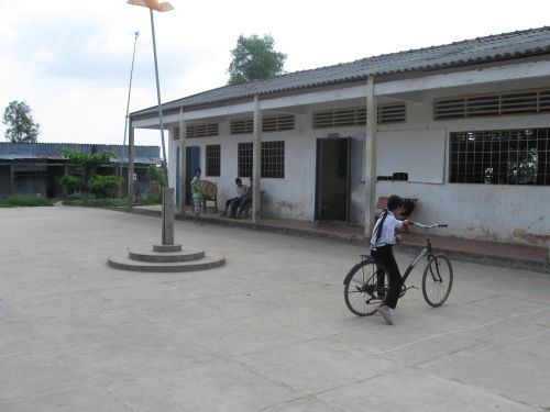 100428_既存小学校の生徒たち(1)_100428