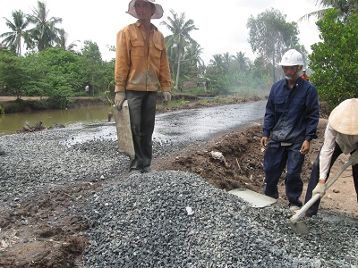 100526_新設道路_砂利層施工中_00526