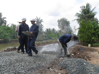 100528_新設道路工事_砂利層施工中_100528