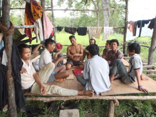 130920_雨の日のワーカー宿舎_130920_コピー