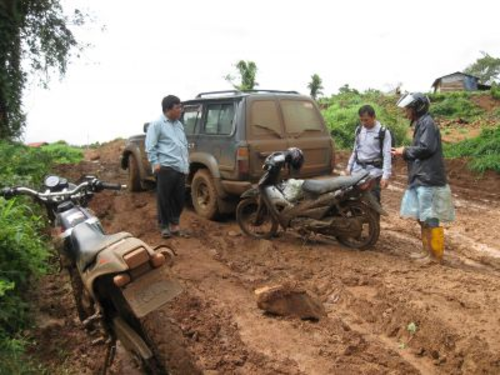 130920_地方道路はバイクでも難儀_130920_コピー