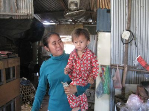 140820_サイト近所の売店の母子_140820_コピー