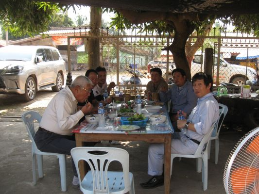 180216_業者と昼食(1)_180216