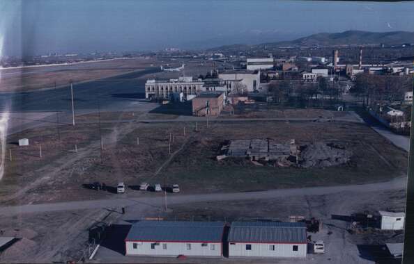 990216_UZBK_P0001_Temporary Office & Housing_990113_コピー